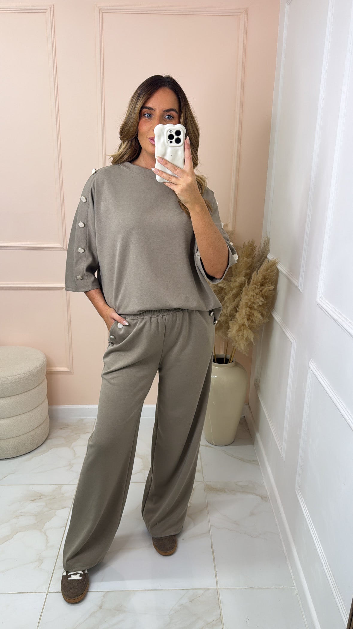 DARYL taupe soft touch button lounge set