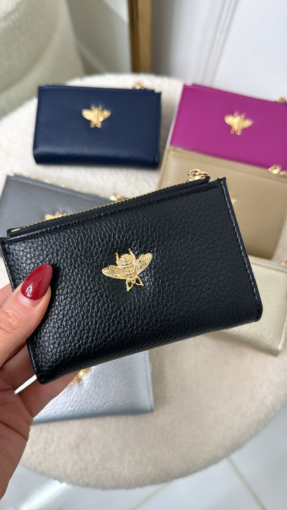 BRIELLE black bee purse