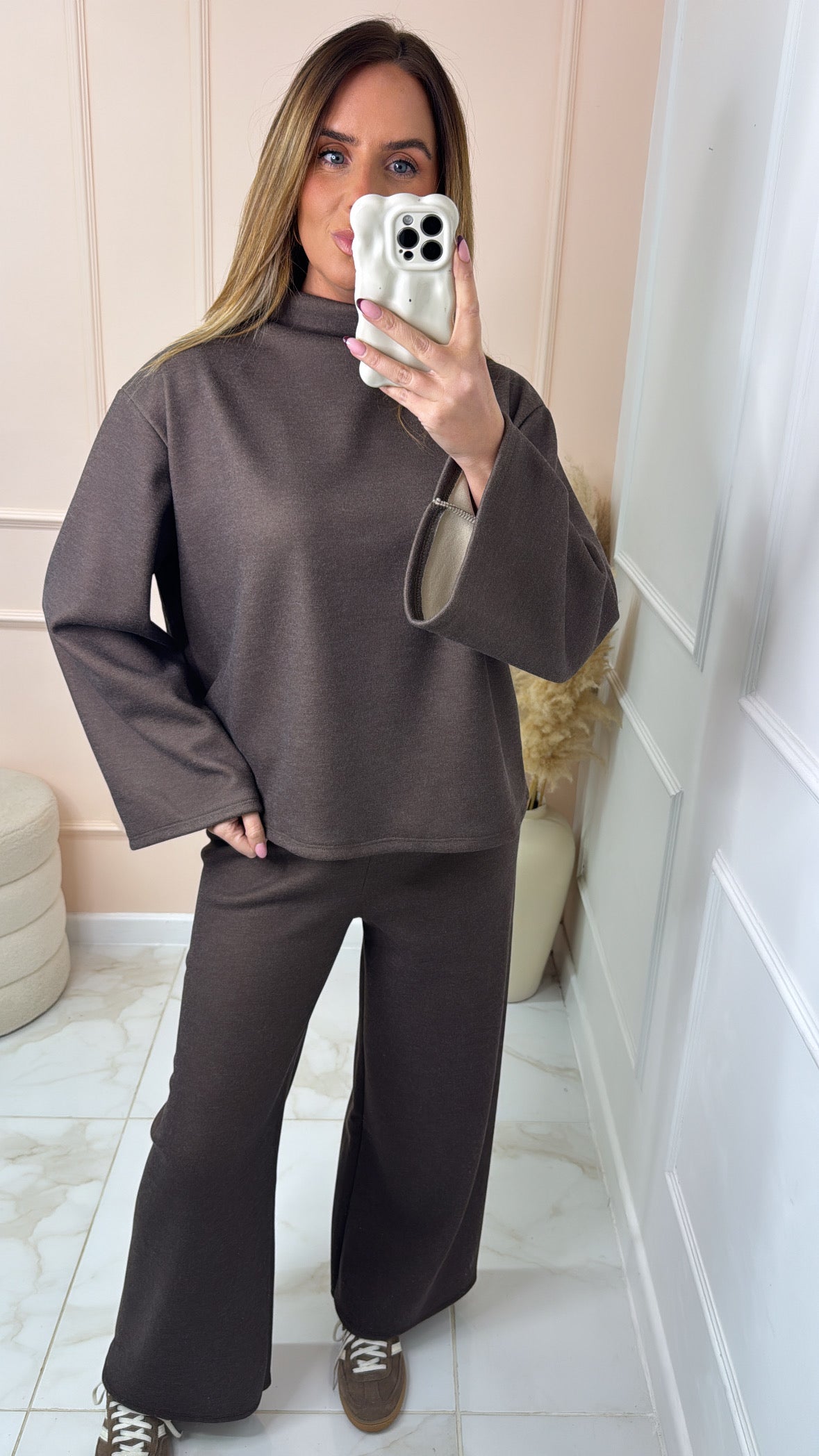 RUBY brown turtle neck lounge set