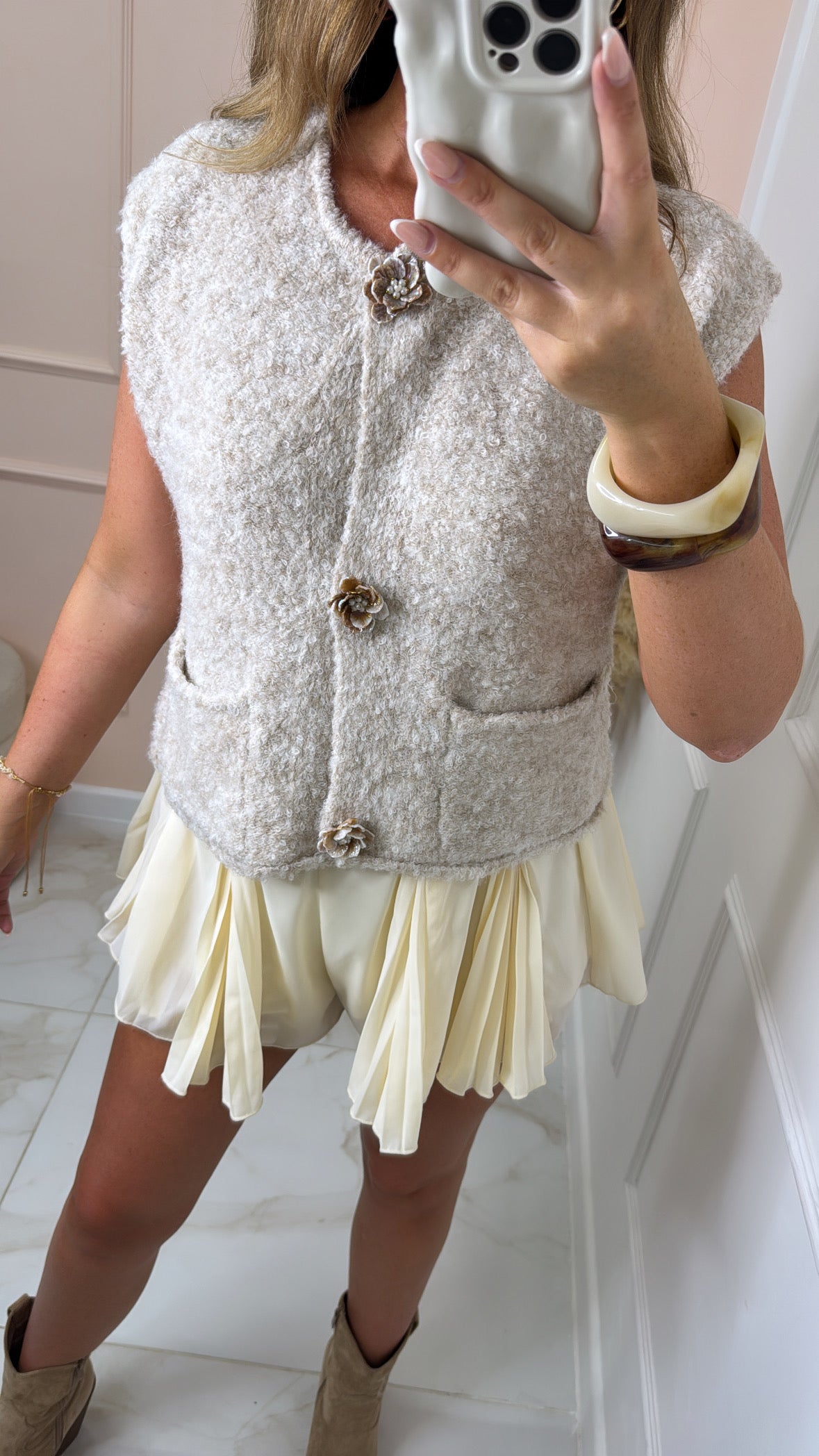 POPPY beige flower knitted vest
