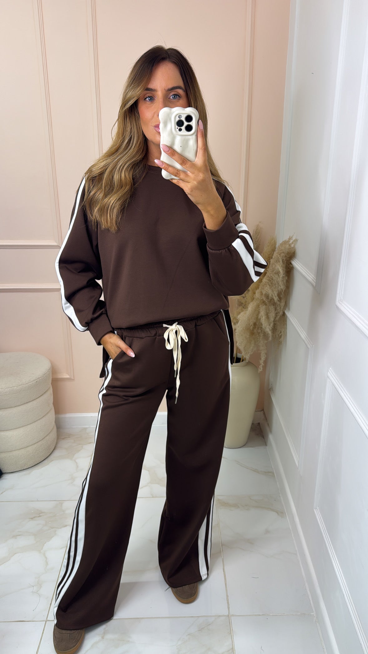 NELLY brown side stripe lounge set