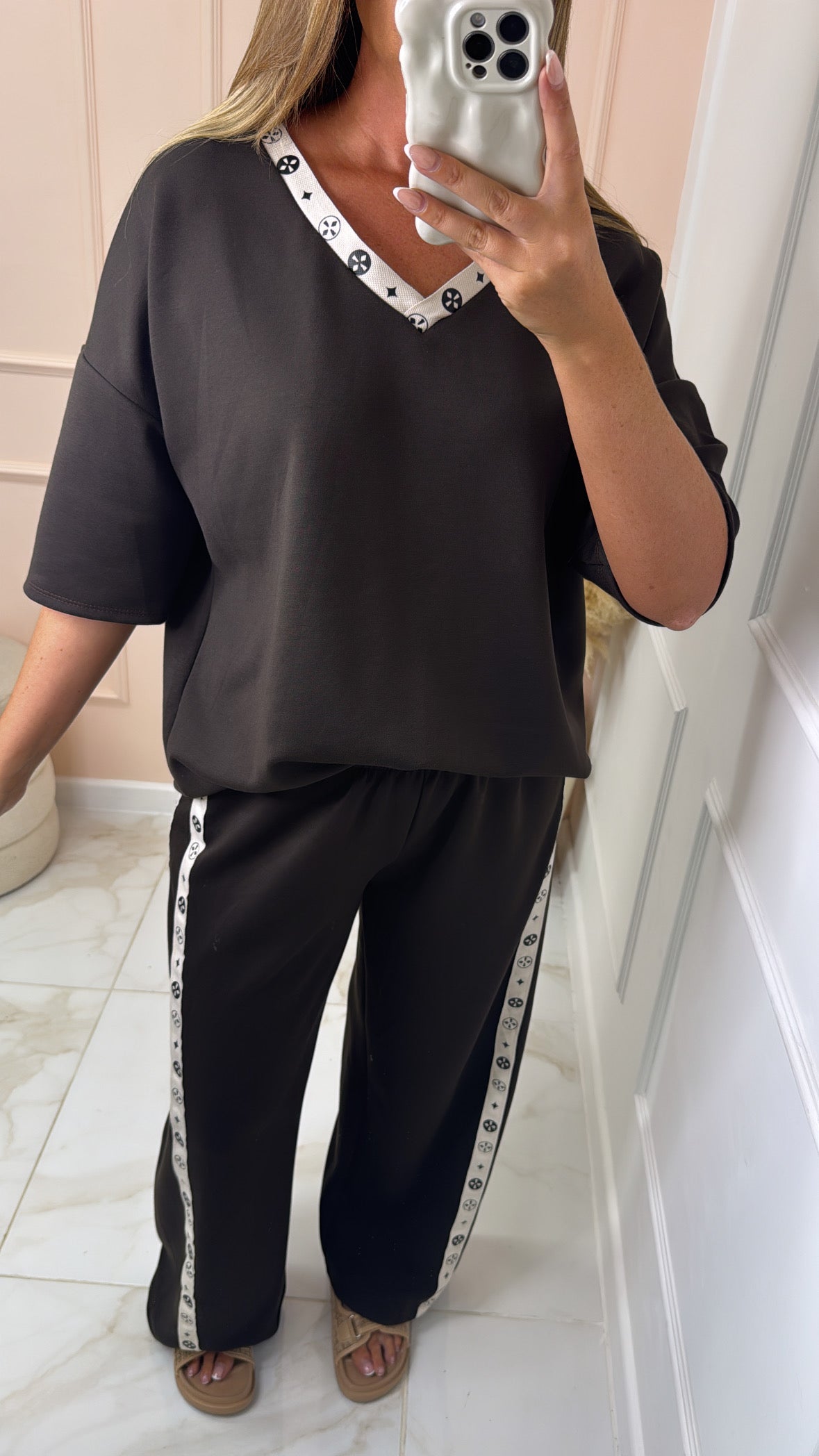 ADELE brown side logo lounge set