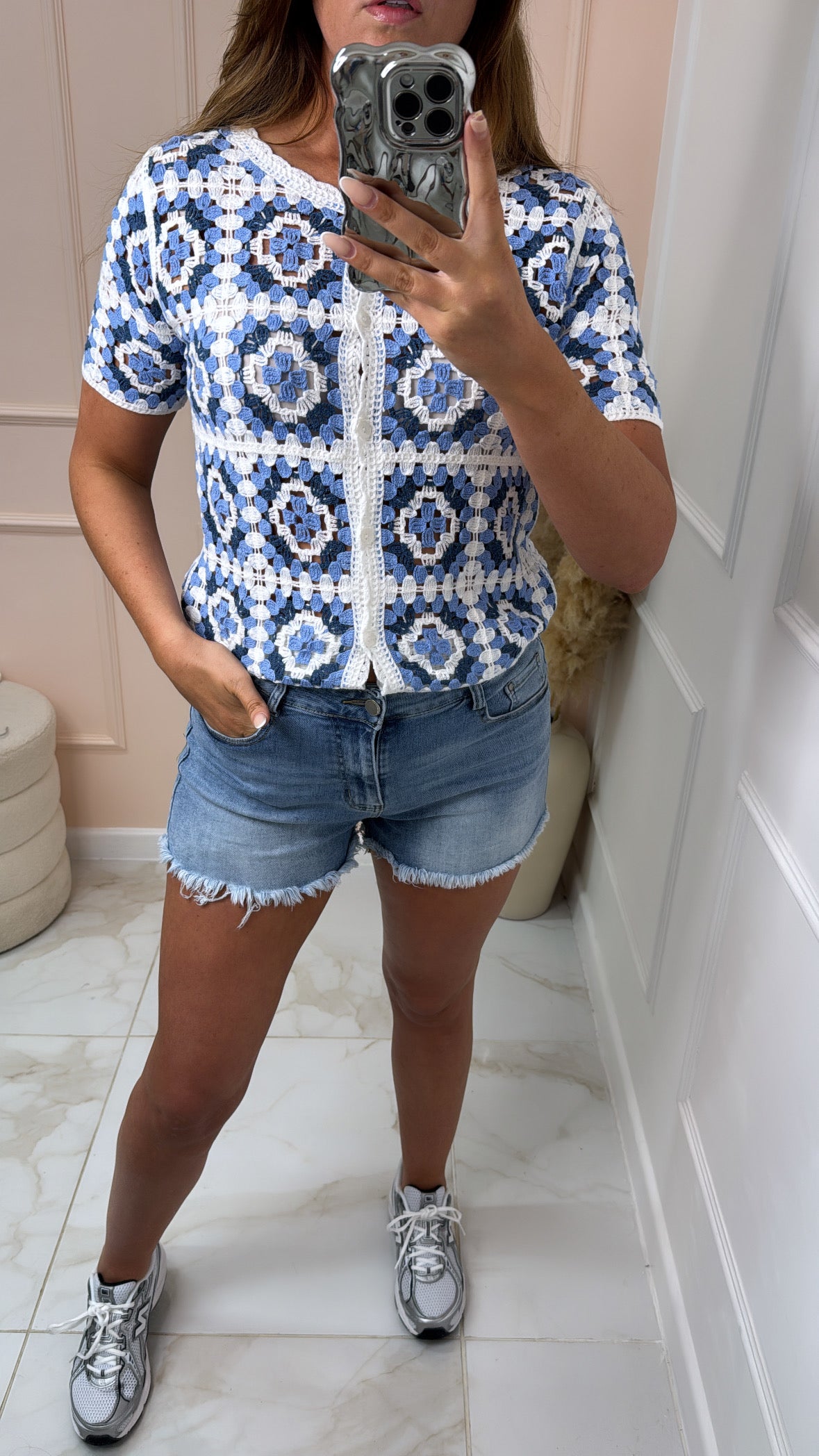 GINA mid wash frayed denim shorts
