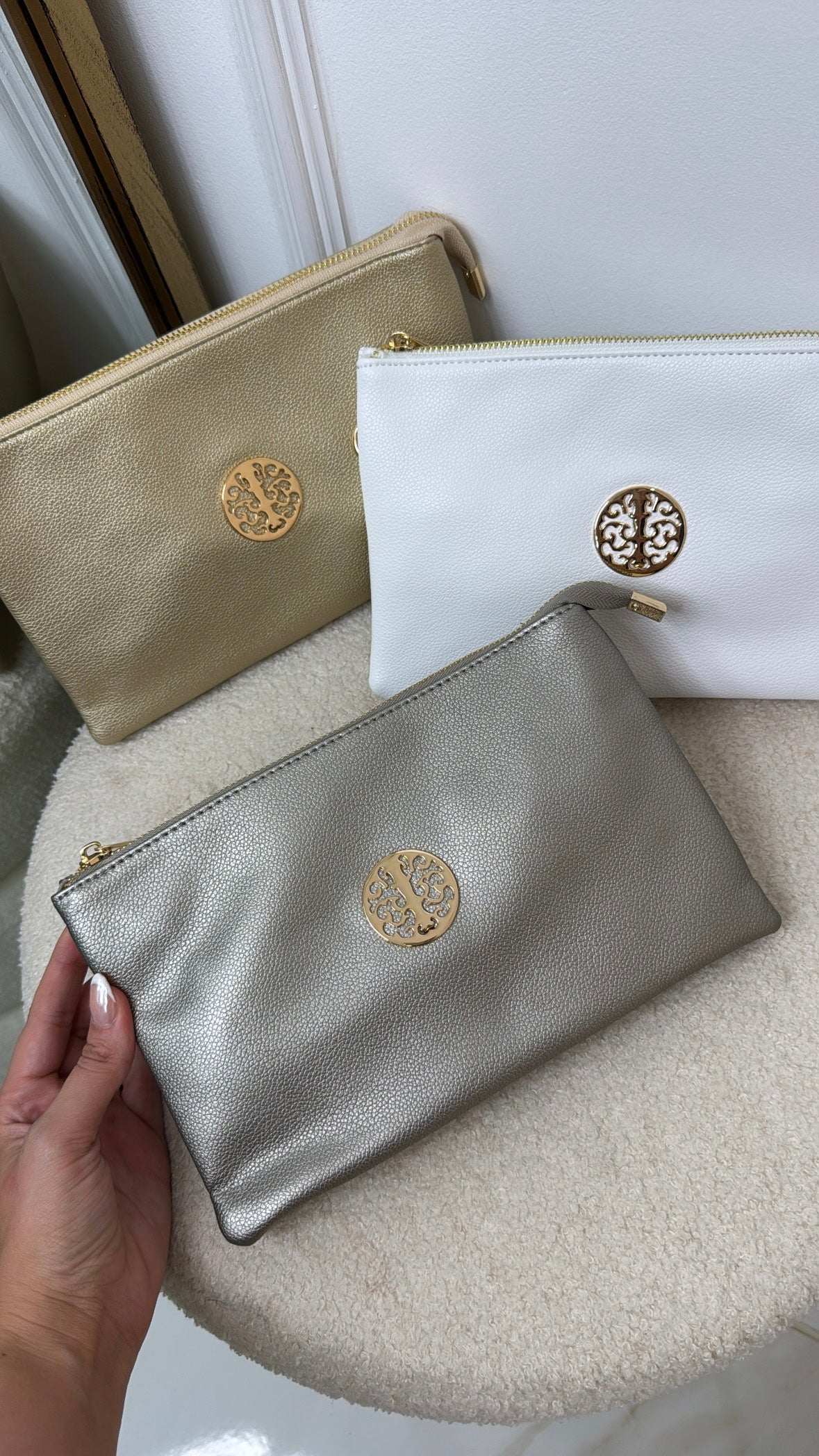 GIANA silver motif clutch bag