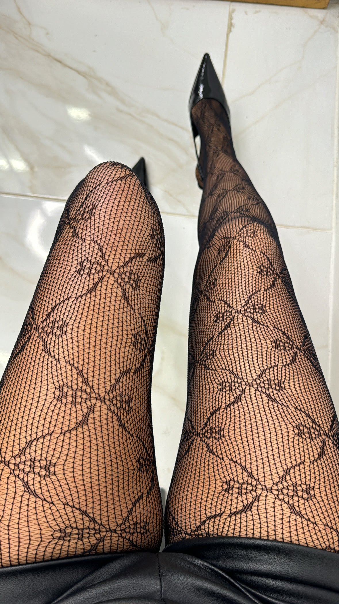 BELLA bow fishnet tights