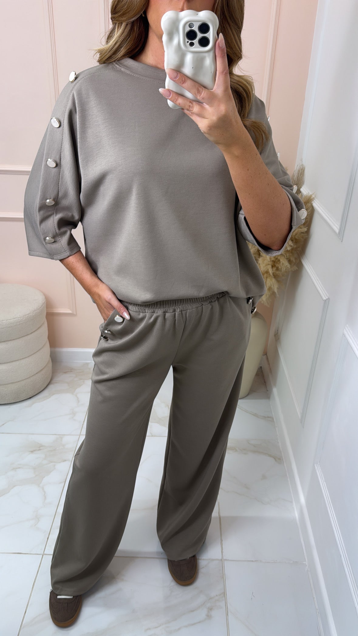 DARYL taupe soft touch button lounge set