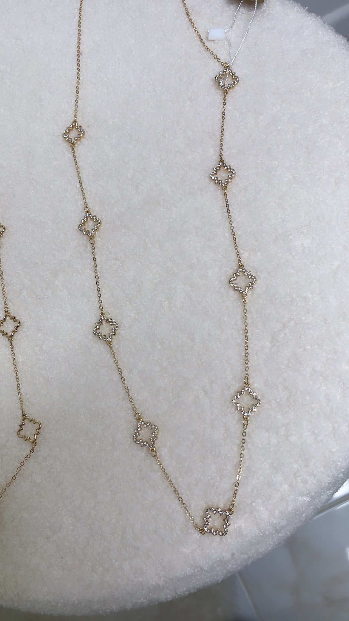 LEONA gold flower necklace