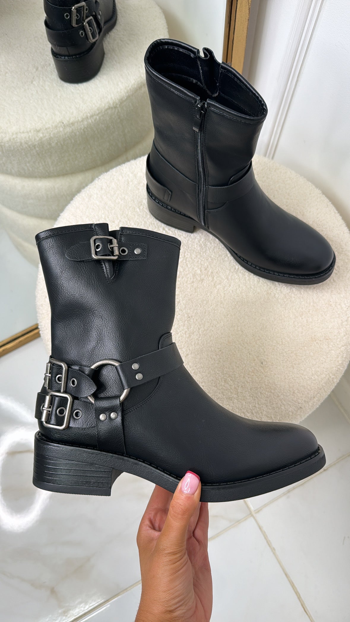 MOLLY black biker ankle boots