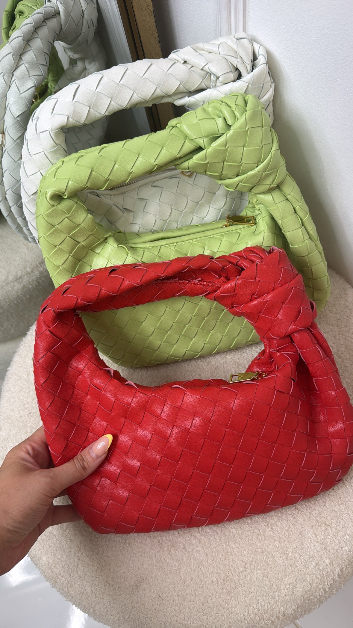 GRACIE red woven grab bag