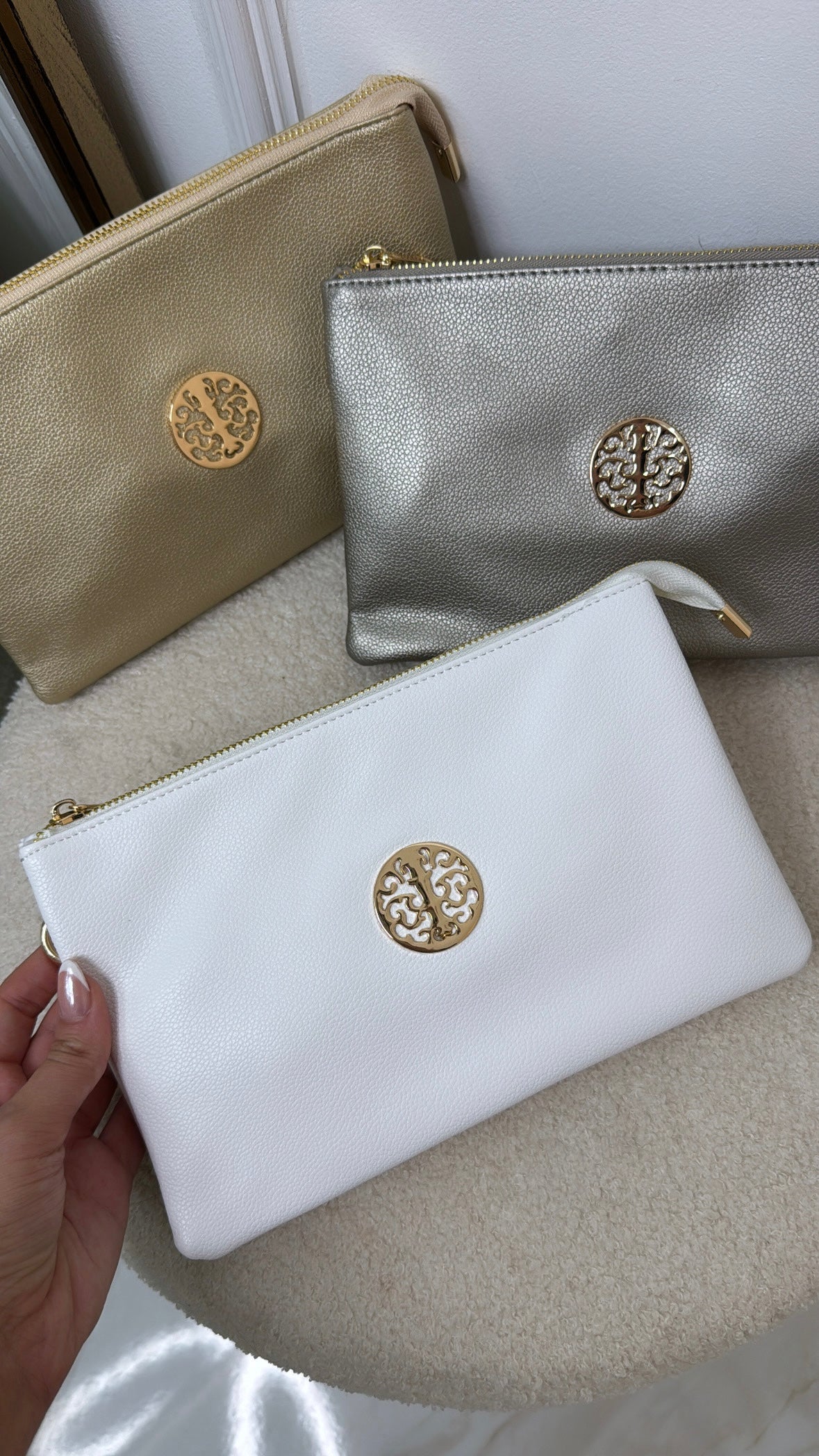 GIANA white motif clutch bag