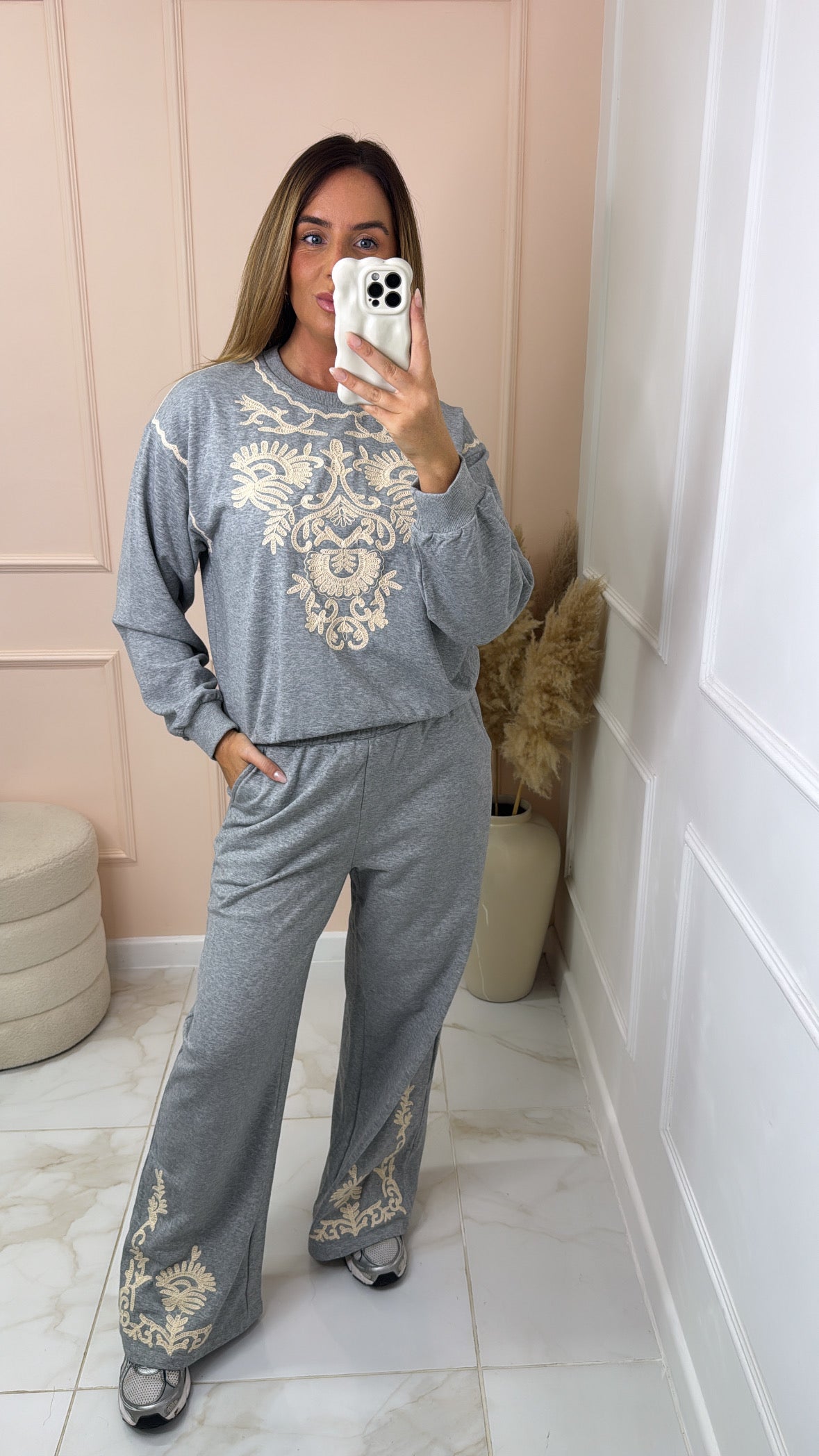 GIANA grey embroidered lounge set