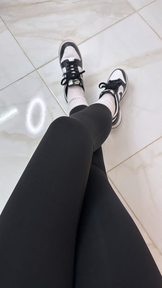 ROMEE black high waisted buttery soft leggingsj