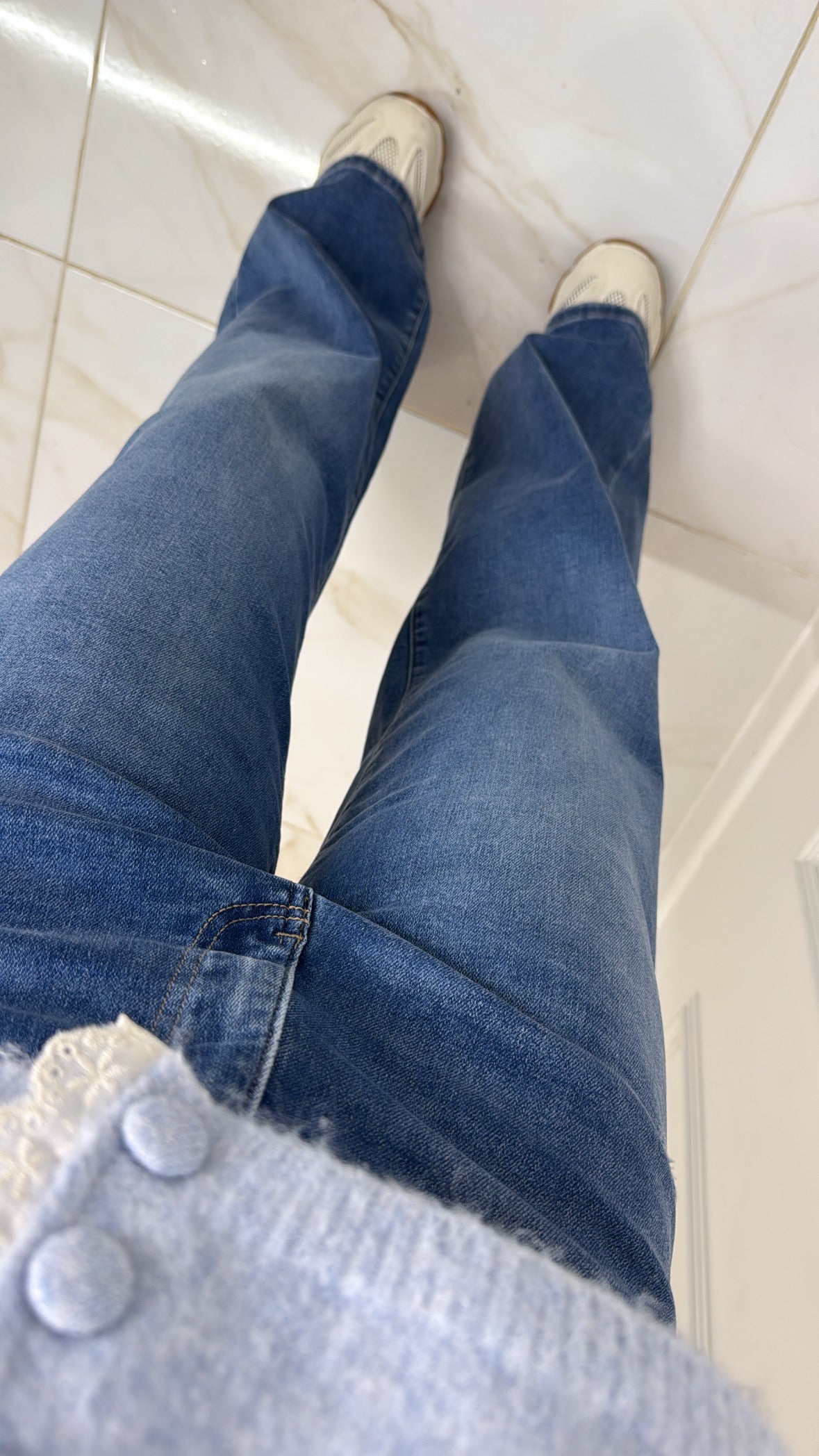 GIANA light wash straight leg jeans