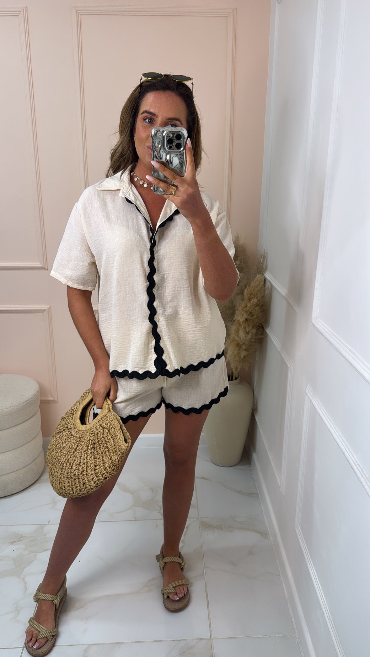 CLAUDIA beige wavy contrast shorts set