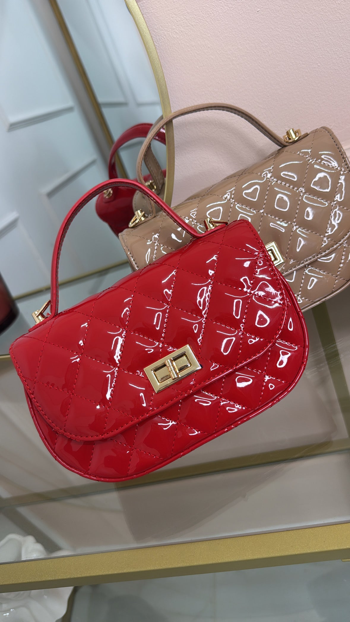 DAPHNE red quilted glossy grab bag