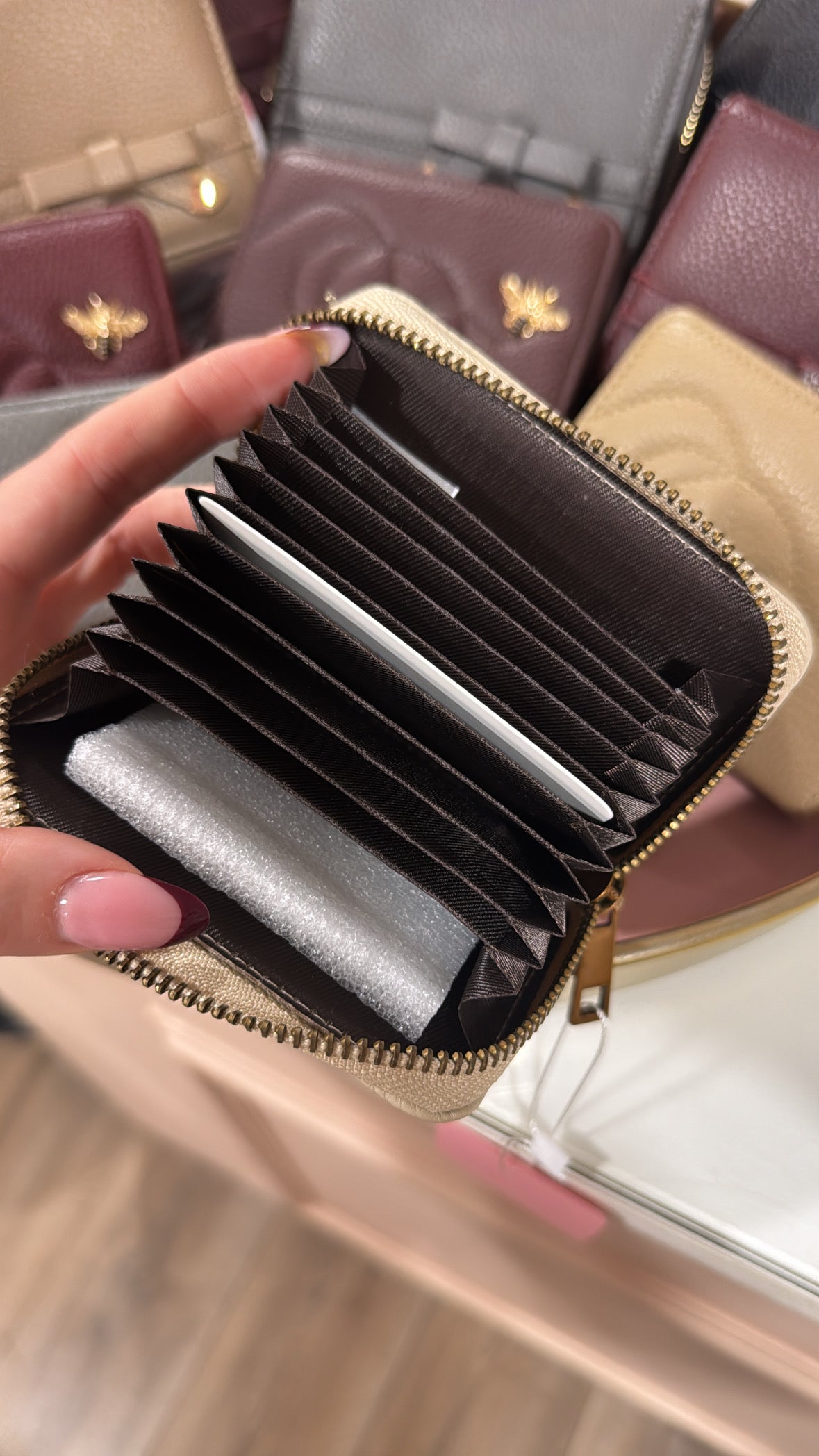 ERIN grey bee detail card holder