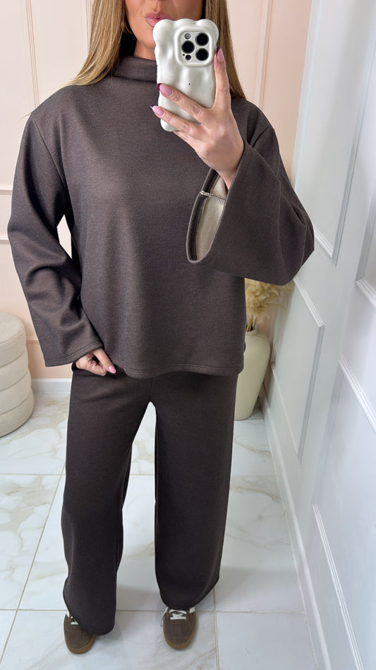 RUBY brown turtle neck lounge set