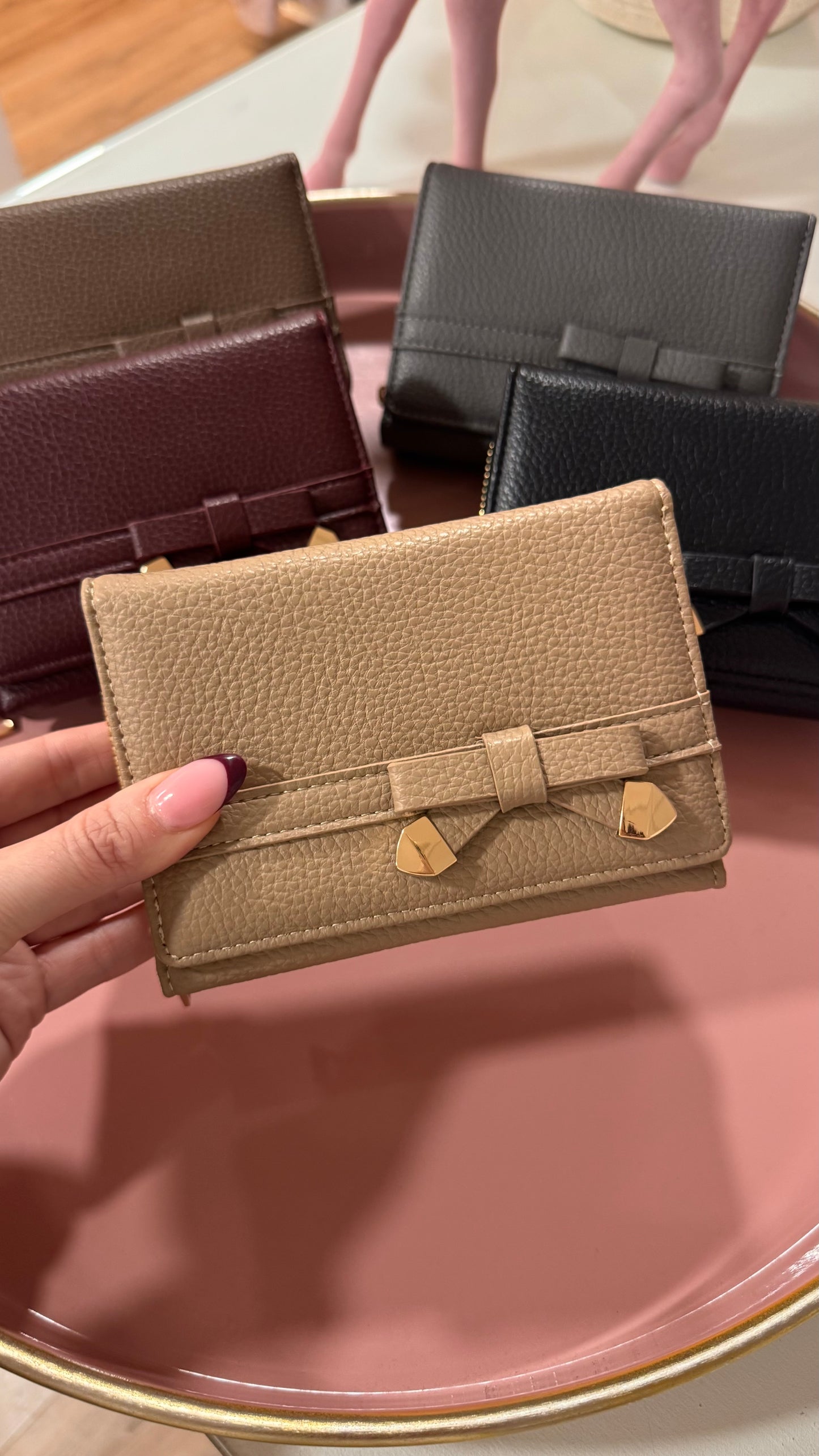 LARISSA beige bow detail purse