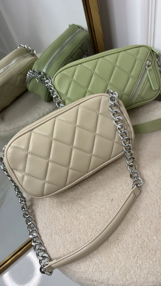 SHELBY beige quilted chain bag