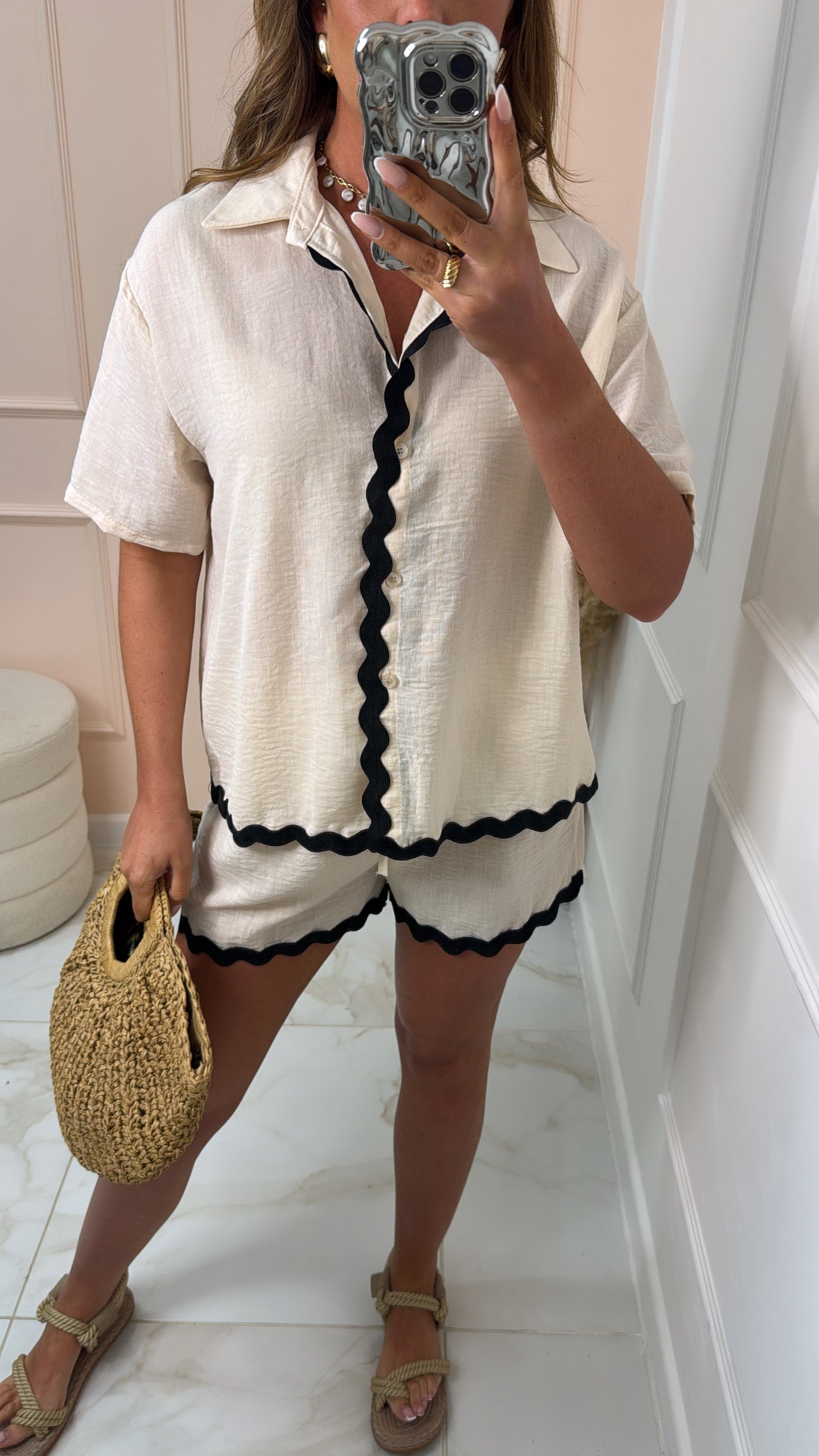 CLAUDIA beige wavy contrast shorts set
