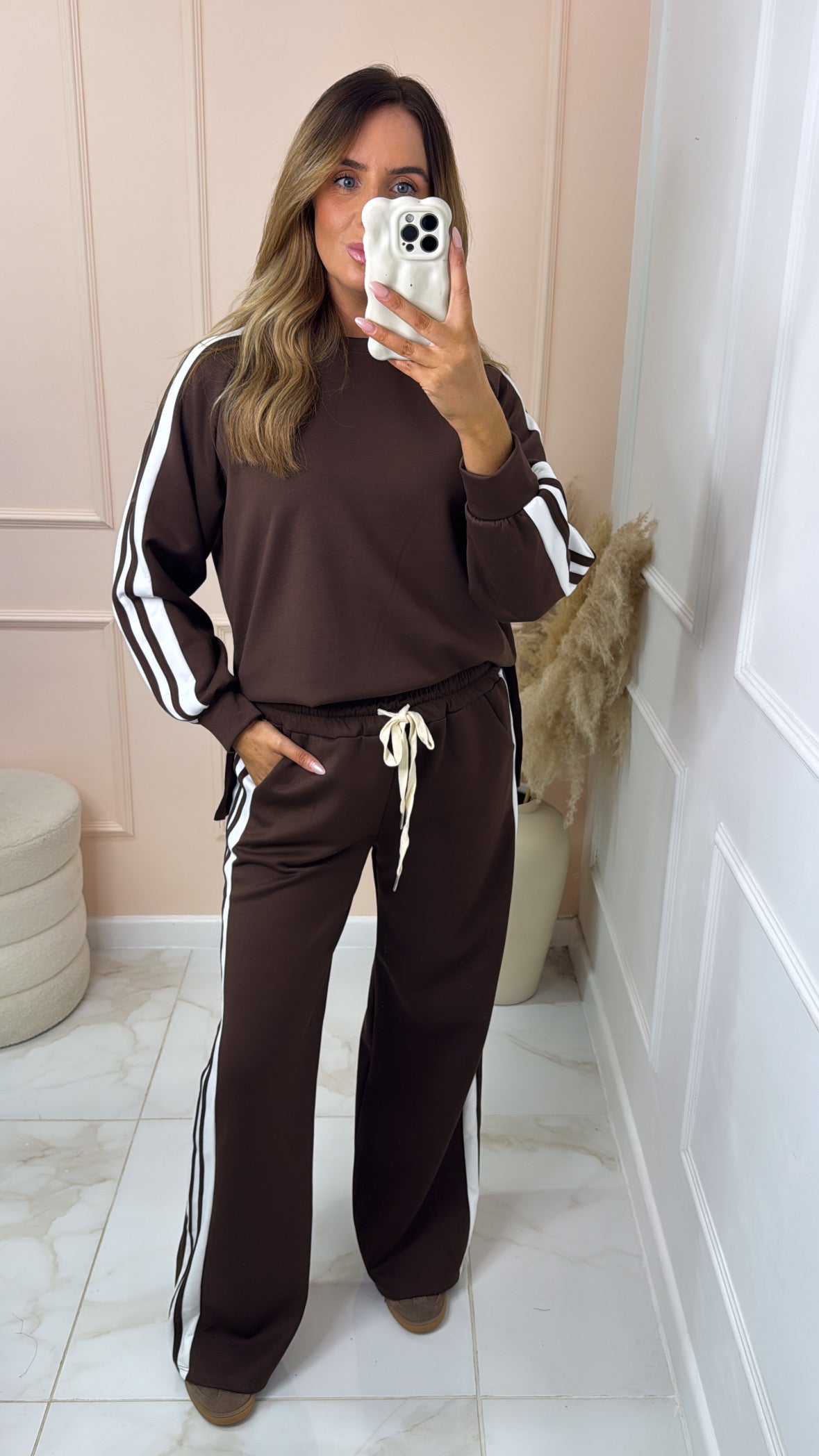 NELLY brown side stripe lounge set