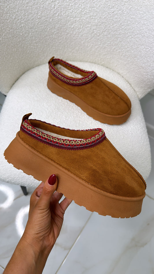 YAZ camel embroidered platform mules