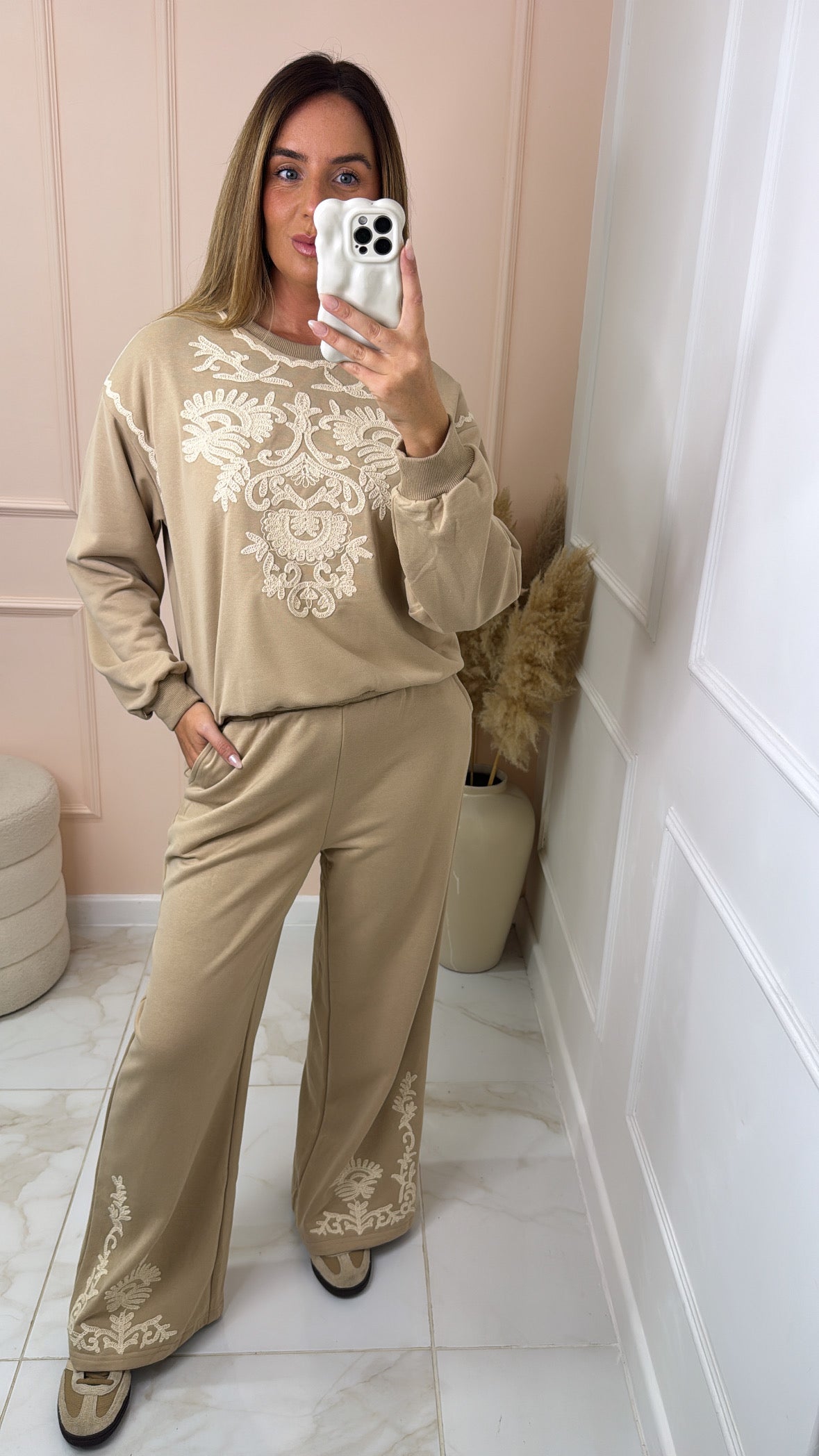 GIANA beige embroidered lounge set