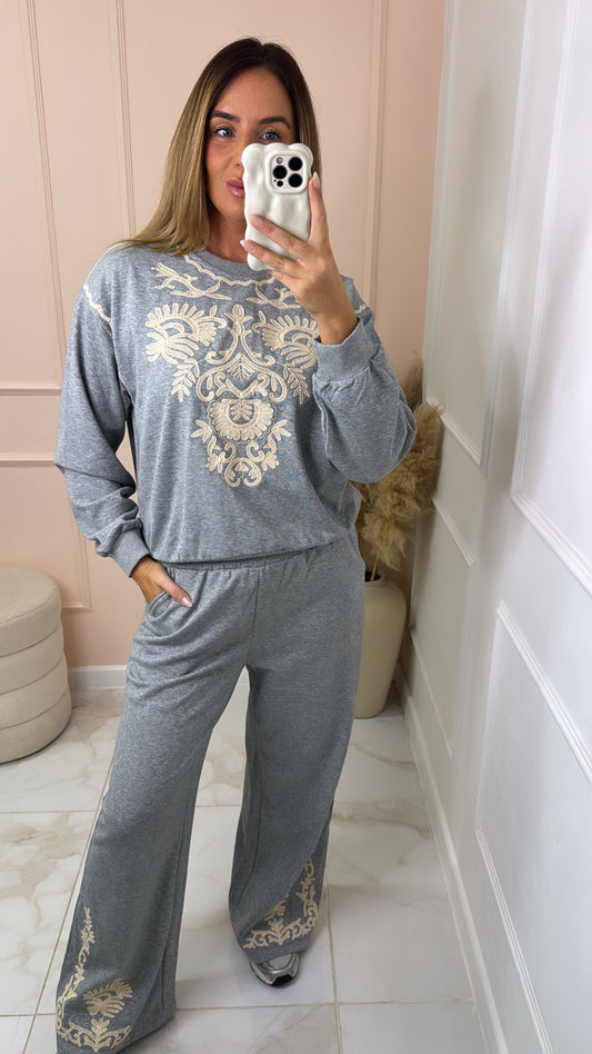 GIANA grey embroidered lounge set