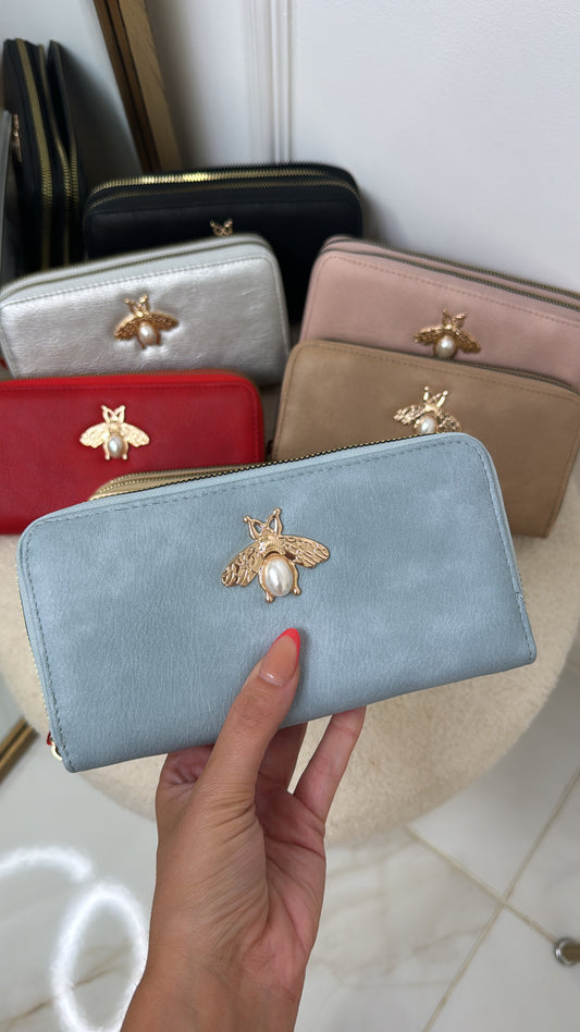 LUCIE baby blue bee purse