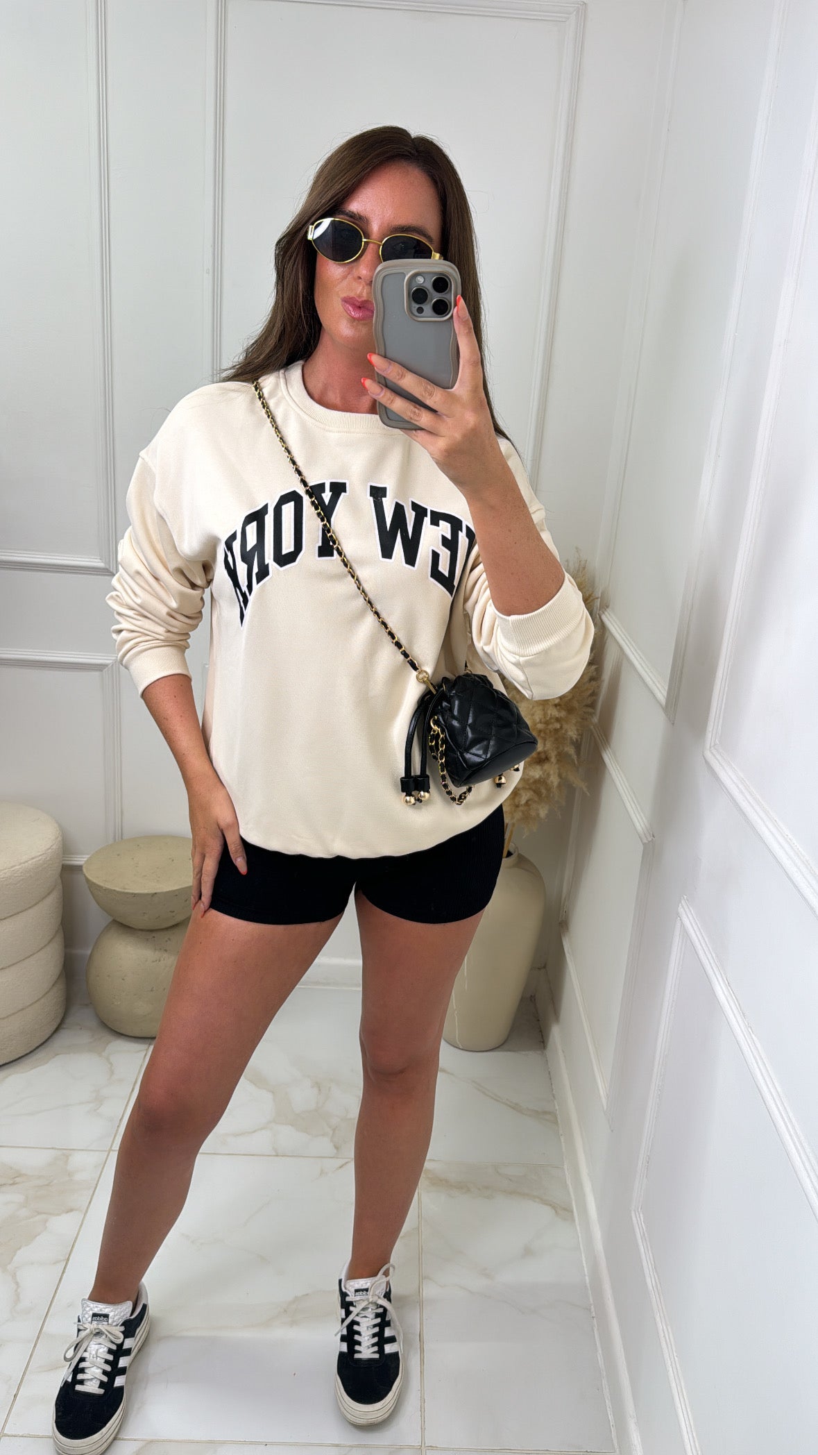 LOLA beige new york sweatshirt