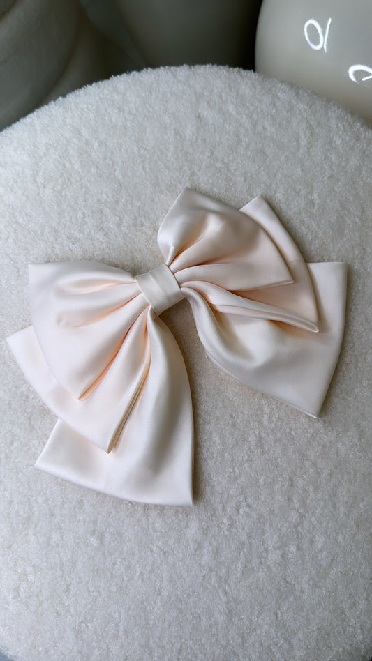 BOBBI light peach silk hair bow