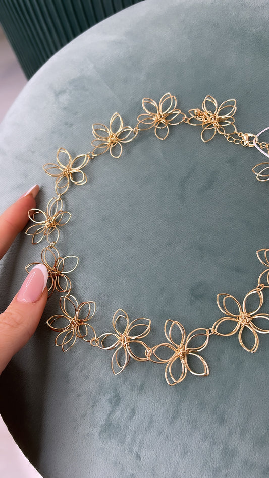 LUCIE gold flower detail choker necklace